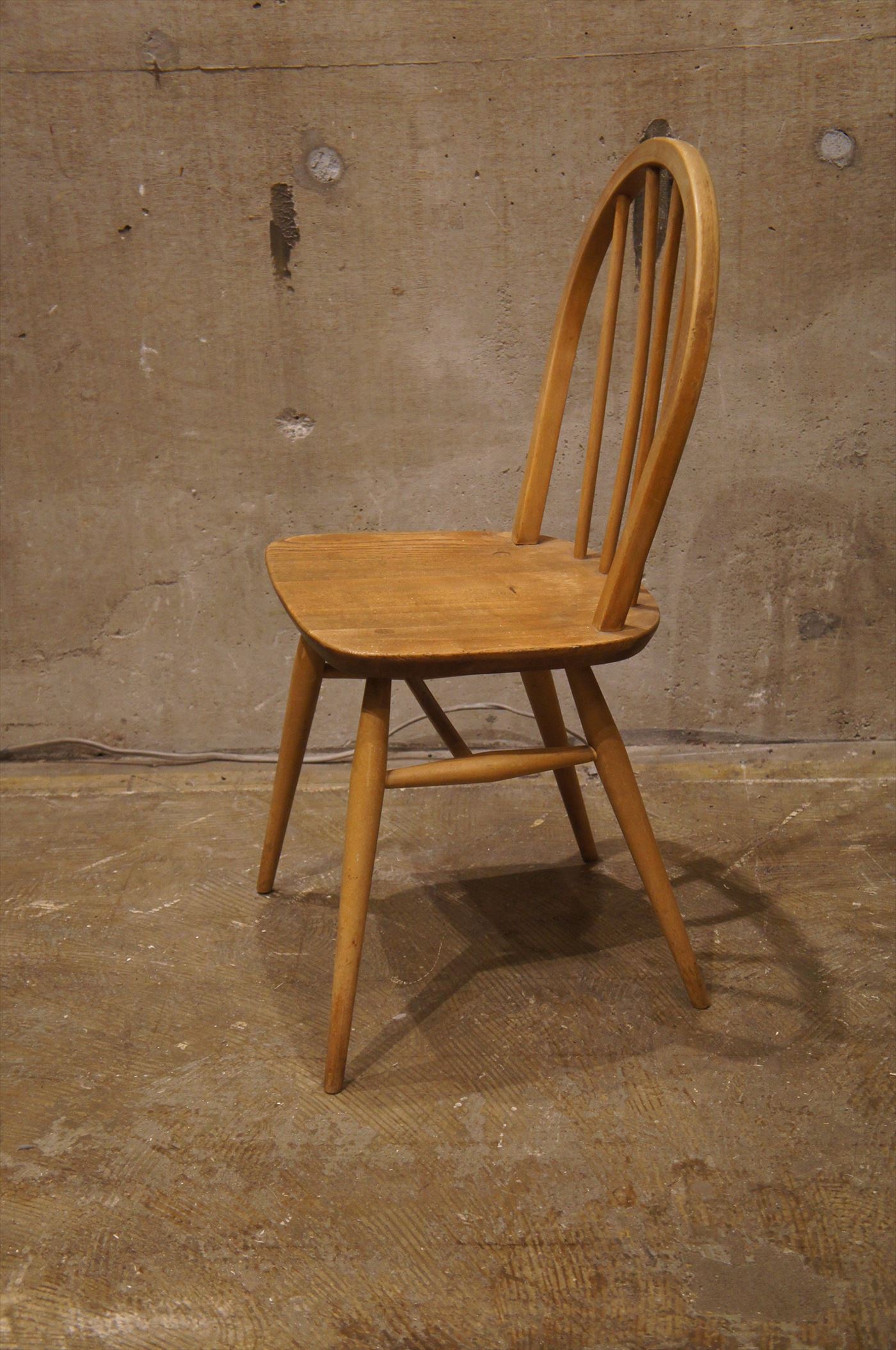 アーコール [ERCOL] ラウンド バック チェアー 人気のウィンザー